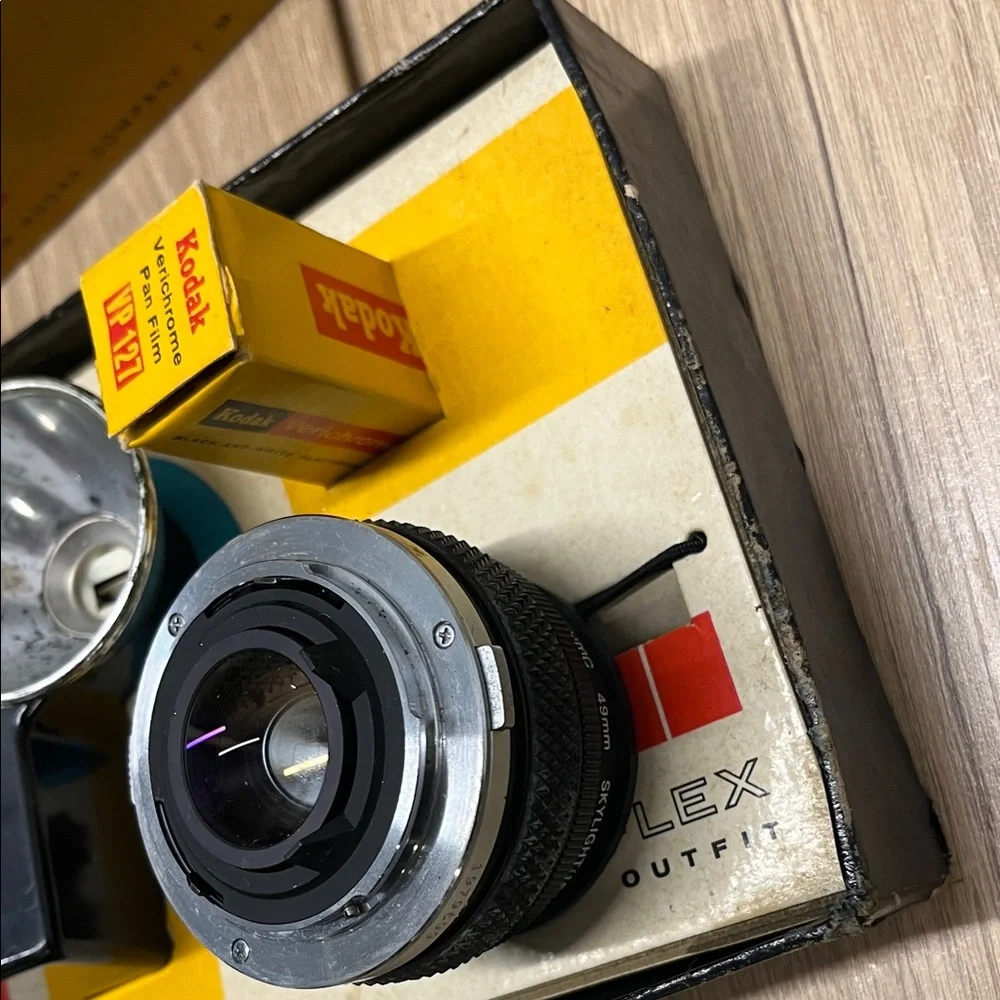 Kodak Brownie Vintage Starflex Black and Silver Camera Set